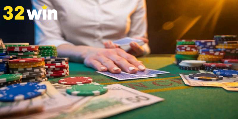 Cần nắm rõ thuật ngữ Poker mới đặt cược chính xác, giảm rủi ro thua cược